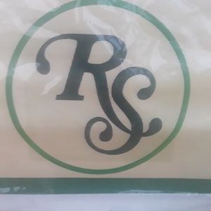 Meet your Posher, Raquel